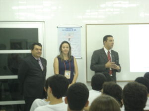 Foto da Palestra com a Doutora Cláudia Seabra no Dom Barreto