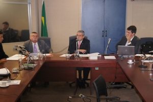 À esquerda, o Promotor de Justiça Benigno Filho