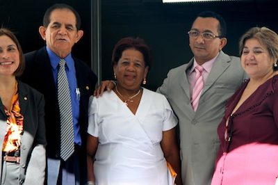 Inauguração do NUPEVID: (da esquerda para a direita) Maria do Amparo Sousa, promotora de Justiça; Alípio de Santana Ribeiro, Procurador-Geral de Justiça em exercício; Vilma Alves, Delegada da Mulher; Francisco de Jesus Lima, Promotor de Justiça; e Zélia Saraiva Lima, Procuradora-Geral de Justiça