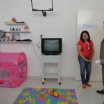 Promotor de Justiça visita brinquedoteca do hospital