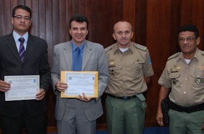 O Promotor de Justiça Silas Sereno Lopes (à esquerda) foi recebido pela Polícia Militar