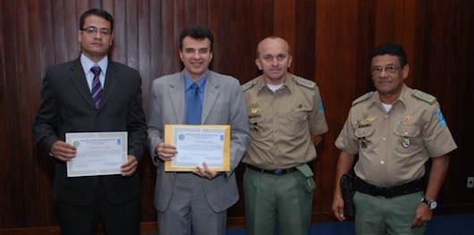 O Promotor de Justiça Silas Sereno Lopes (à esquerda) foi recebido pela Polícia Militar