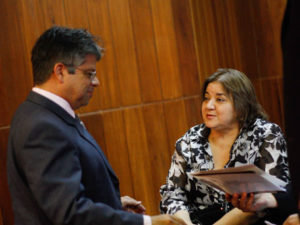 Procuradora-Geral de Justiça com o relator do Orçamento Geral 2013, deputado Gustavo Neiva. Foto gentilmente disponibilizada pelo portal Cidadeverde.com