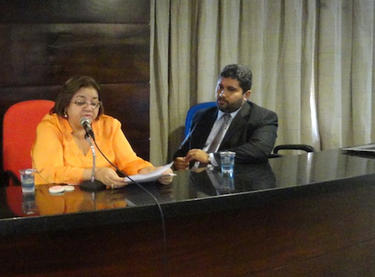 A Procuradora-Geral de Justiça, Zélia Saraiva Lima, abriu o V Programa Nacional da Escola do GNCOC ao lado do presidente da Associação Piauiense do Ministério Público, Paulo Rubens Parente Rebouças.