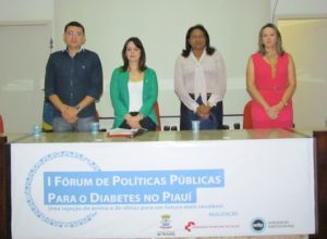 Cláudia Seabra (à direita) em evento que possibilitou a discussão sobre o diabetes