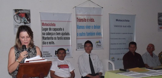 Promotora de Justiça durante ciclo de palestras educativas