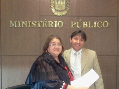 Marcondes Oliveira recebe termo de posse das mãos da Procuradora-Geral