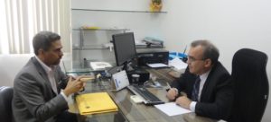 O Promotor de Justiça Ruszel Cavalcante (esquerda) em reunião com o prefeito de Teresina