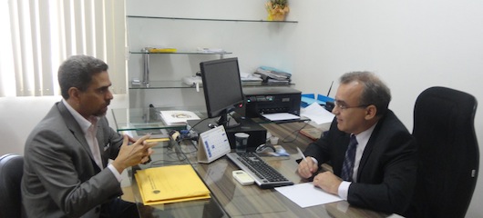 O Promotor de Justiça Ruszel Cavalcante (esquerda) em reunião com o prefeito de Teresina