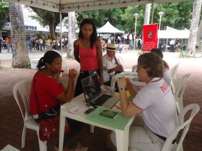 Equipe do PROCON prestou atendimento na Praça Rio Branco