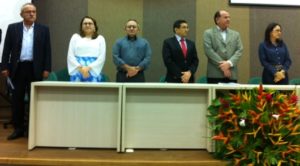 Promotora de Justiça (de branco) durante evento no Centro Integrado de Reabilitação (Ceir)