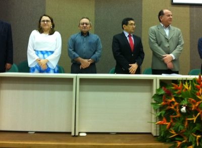 Promotora de Justiça (de branco) durante evento no Centro Integrado de Reabilitação (Ceir)