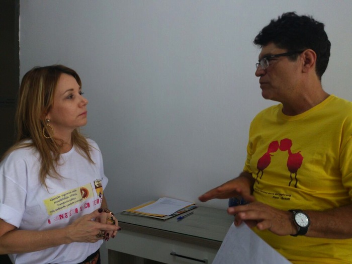 Denise Aguiar, coordenadora do Centro de Defesa do Meio Ambiente, prestou atendimento ao público
