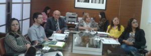 Procuradora-Geral (ao fundo) conduziu reunião sobre o lançamento da campanha Conte até 10