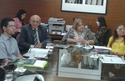 Procuradora-Geral (ao fundo) conduziu reunião sobre o lançamento da campanha Conte até 10