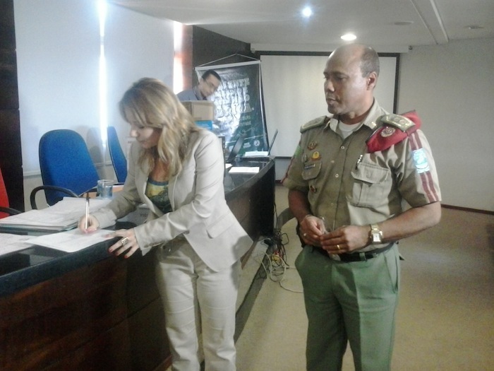 A Promotora de Justiça Denise Aguiar e a Polícia Militar firmaram parceria para intensificar o combate à poluição sonora