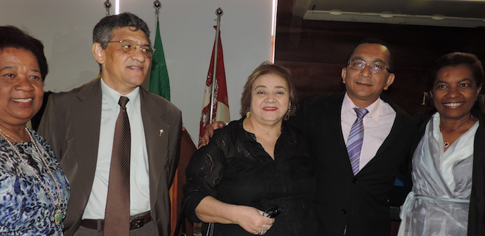 Da esquerda para a direita: a delegada Vilma Alves, o Subprocurador-Geral de Justiça, Luís Francisco Ribeiro, a Procuradora-Geral de Justiça, Zélia Saraiva Lima, o Promotor de Justiça Francisco de Jesus e a vereadora Rosário Bezerra