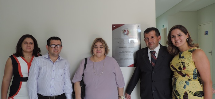 Zélia Saraiva Lima e os familiares da Promotora de Justiça homenageada, Teresinha de Jesus de Carvalho Luz