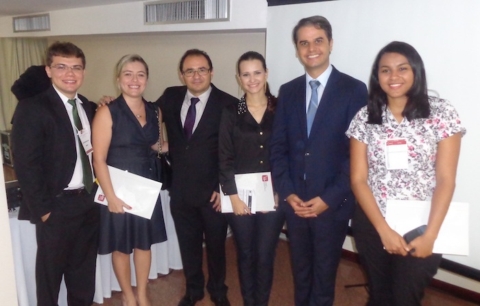 Parte da equipe do Ministério Público do Piauí  com o conselheiro Cláudio Portela, presidente da Comissão de Planejamento Estratégico do CNMP, e o Promotor de Justiça (MP/SP) Jairo Cruz, membro auxiliar da presidência do CNMP, que conduziu os trabalhos durante a reunião