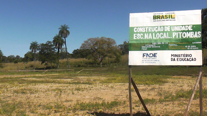 Local onde seria realizada obra para construção de escola desde fevereiro deste ano