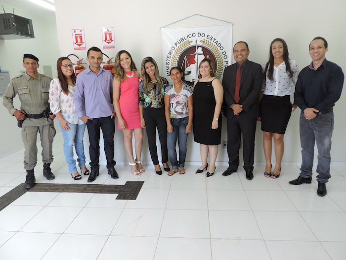 Equipe do MInistério Público em Corrente