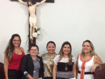 A Promotora de Justiça Josseline Nunes de Carvalho Costa (à direita), durante a primeira inscrição de pretendente a adoção em Parnaíba