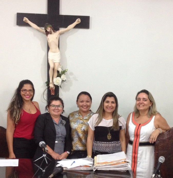 A Promotora de Justiça Josseline Nunes de Carvalho Costa (à direita), durante a primeira inscrição de pretendente a adoção em Parnaíba