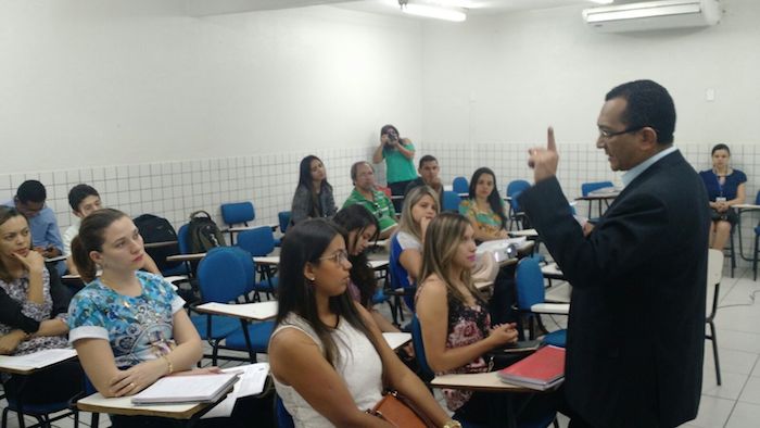 Com alunos e professores da Fatepi