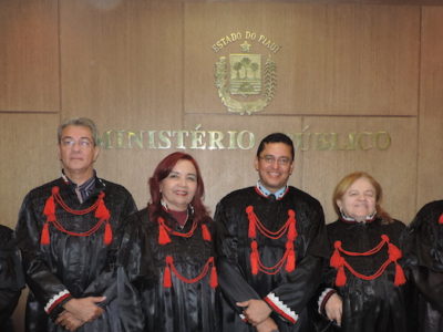 Foram empossados três Conselheiros Titulares (Clotildes Costa Carvalho, Martha Celina de Oliveira Nunes e Fernando Melo Ferro Gomes) e um Suplente (Hosaías Matos de Oliveira). O Procurador-Geral de Justiça, que é membro nato e Presidente do Conselho Superior, conduziu a sessão. O Corregedor-Geral do Ministério Público, Aristides Silva Pinheiro, que também é membro nato do CSMP, prestigiou o evento.