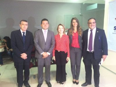 A Promotora de Justiça Maria Eugênia Bastos (centro), com o Superintendente da Agência Nacional de Águas, Joaquim Gondim; o presidente da Comissão de Meio Ambiente e Recursos Hídricos, Daniel Alves; a tenente Liliana Kátia, do Batalhão de Policiamento Ambiental de Teresina; e o Secretário de Estado do Meio Ambiente, Ziza Carvalho.