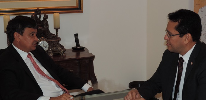 Procurador-Geral de Justiça e Governador do Estado do Piauí.