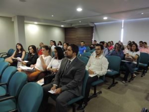 Pessoas reunidas no auditório da Procuradoria Geral, durante o seminário.