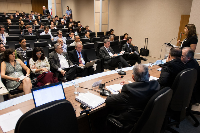 Pessoas reunidas no auditório do Ministério do Meio Ambiente.