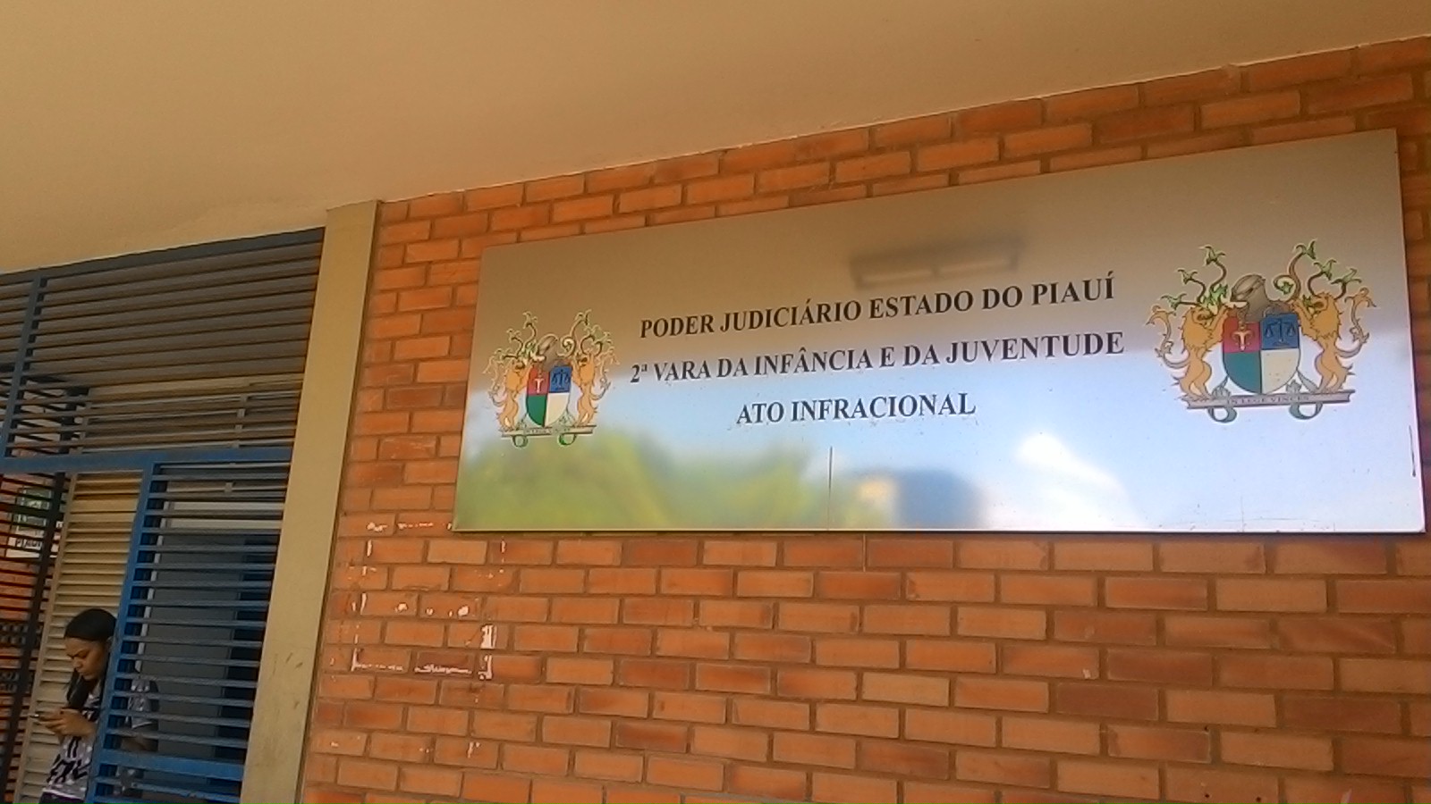placa da instituição