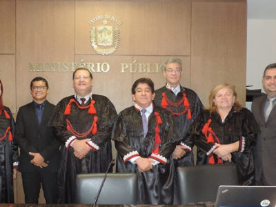 Conselheiros do Ministério Público posando com o Promotor de Justiça Gerson Gomes Pereira