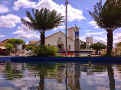 Buriti dos Lopes: Praça Nossa Senhora dos Remédios e Igreja Matriz.