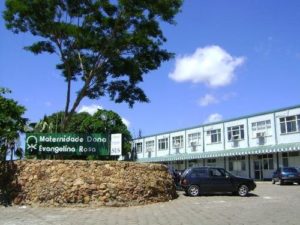 Fachada da maternidade Dona Evangelina Rosa.
