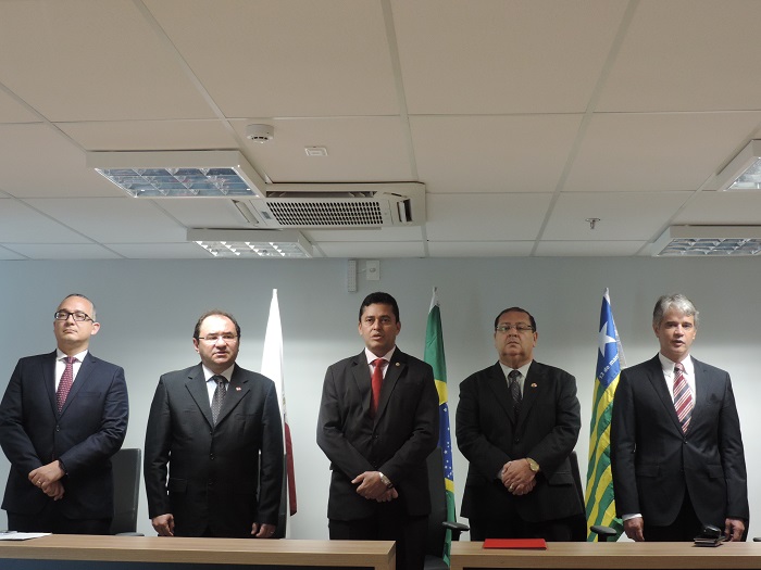 Pessoas de pé