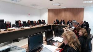 Membros do Colégio de Procuradores de Justiça reunidos em seu plenário.