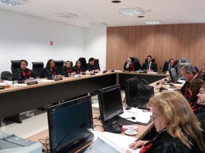 Membros do Colégio de Procuradores de Justiça reunidos em seu plenário.