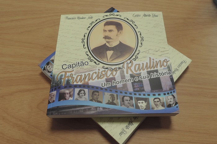 Foto do livro lançado 