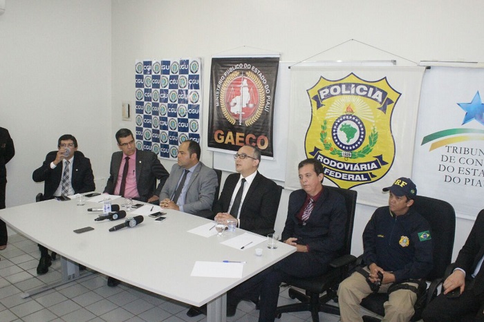 Integrantes do GAECO durante entrevista coletiva