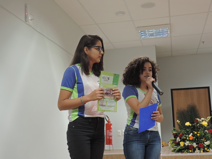 Apresentação artística das crianças.