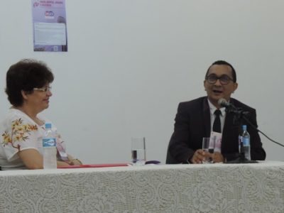 pessoa em pé