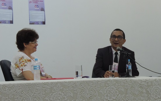pessoa em pé