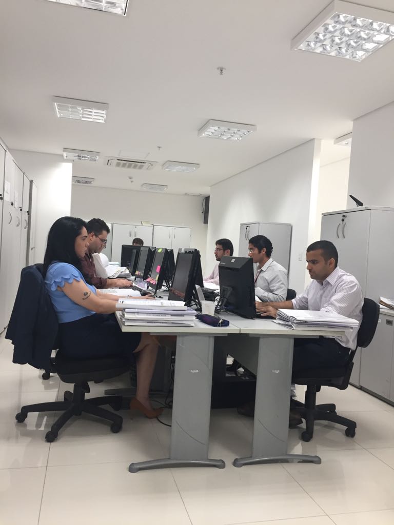 Equipe trabalhando