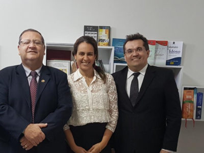Corregedor-Geral do MP, Procurador Aristides Pinheiro; a Promotora de Justiça Ana Cecília Ribeiro; e o Promotor Corregedor Cláudio Bastos Lopes.