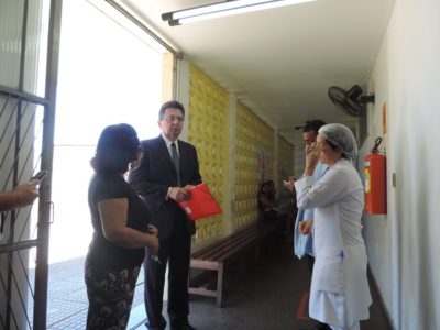 Promotor de Justiça em vistoria ao hospital São Carlos Borromeu