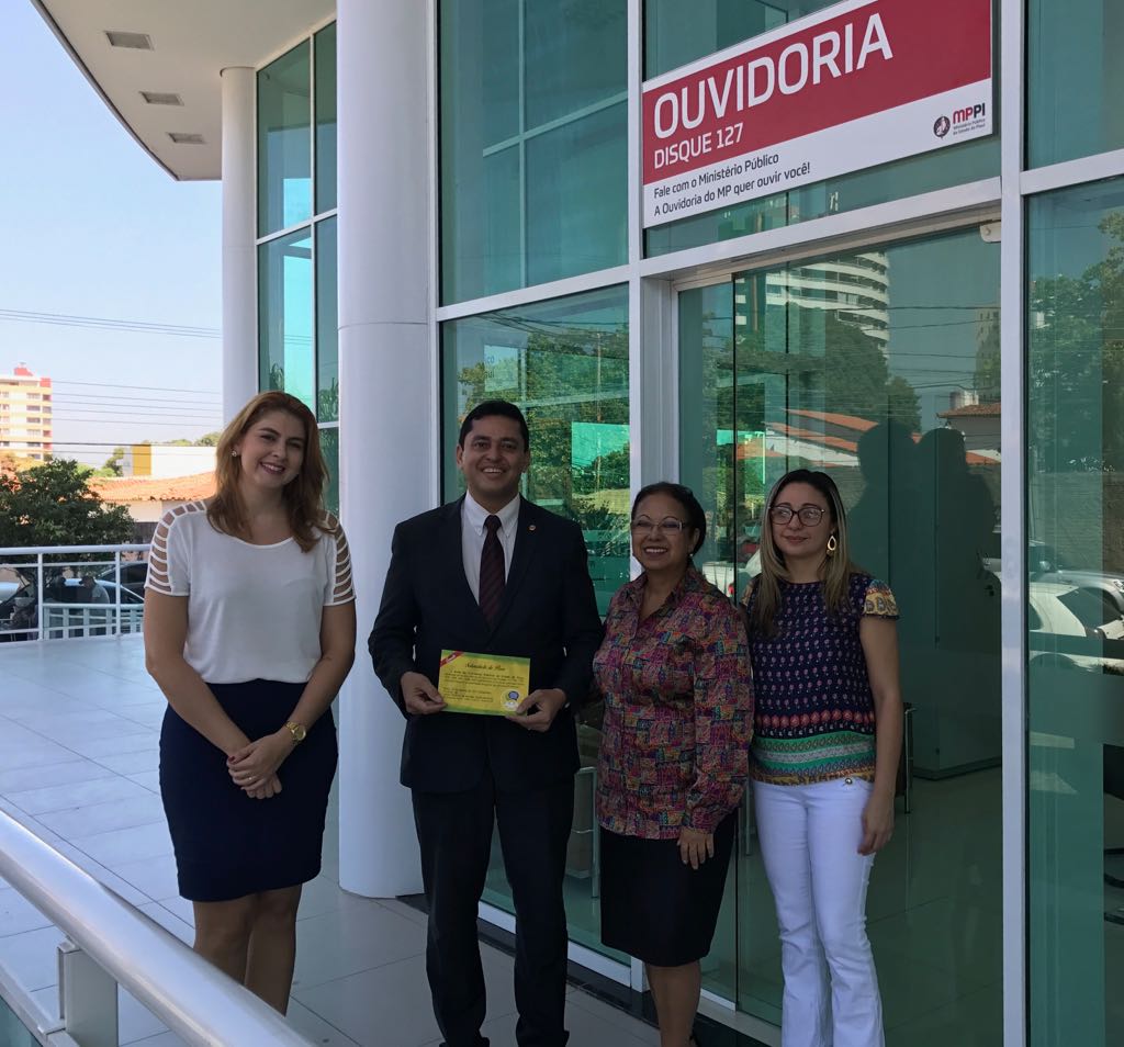 Procurador-Geral de Justiça em reunião com as ouvidoras.