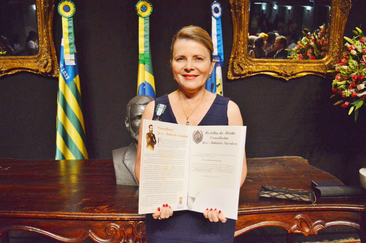 Promotora de Justiça com o título